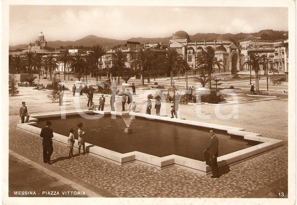 Cartolina originale da collezione 1940 MESSINA Piazza Vittoria ANIMATA FG NV 1