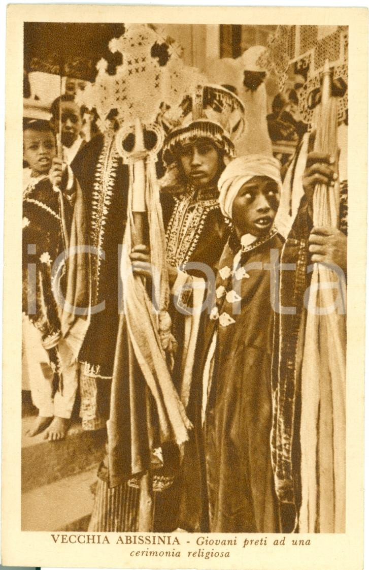 Cartolina originale da collezione 1936 ABISSINIA Giovani preti a una cerimonia religiosa *Cartolina FP NV 1