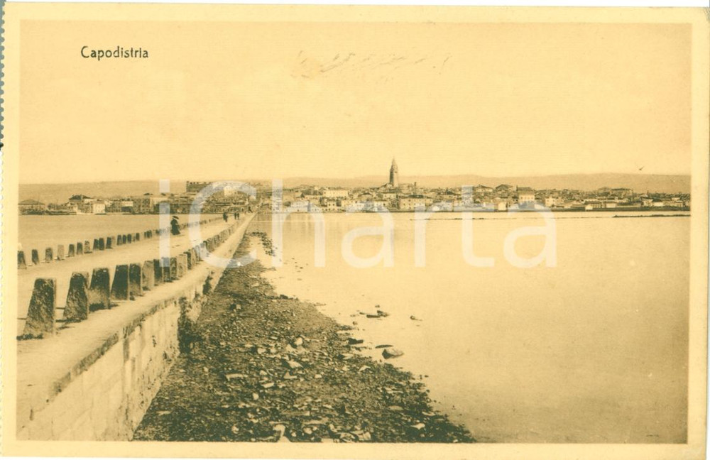Cartolina originale da collezione 1940 ca ISOLA SLOVENIA Panorama sul lungomare ANIMATA Cartolina FP NV 1