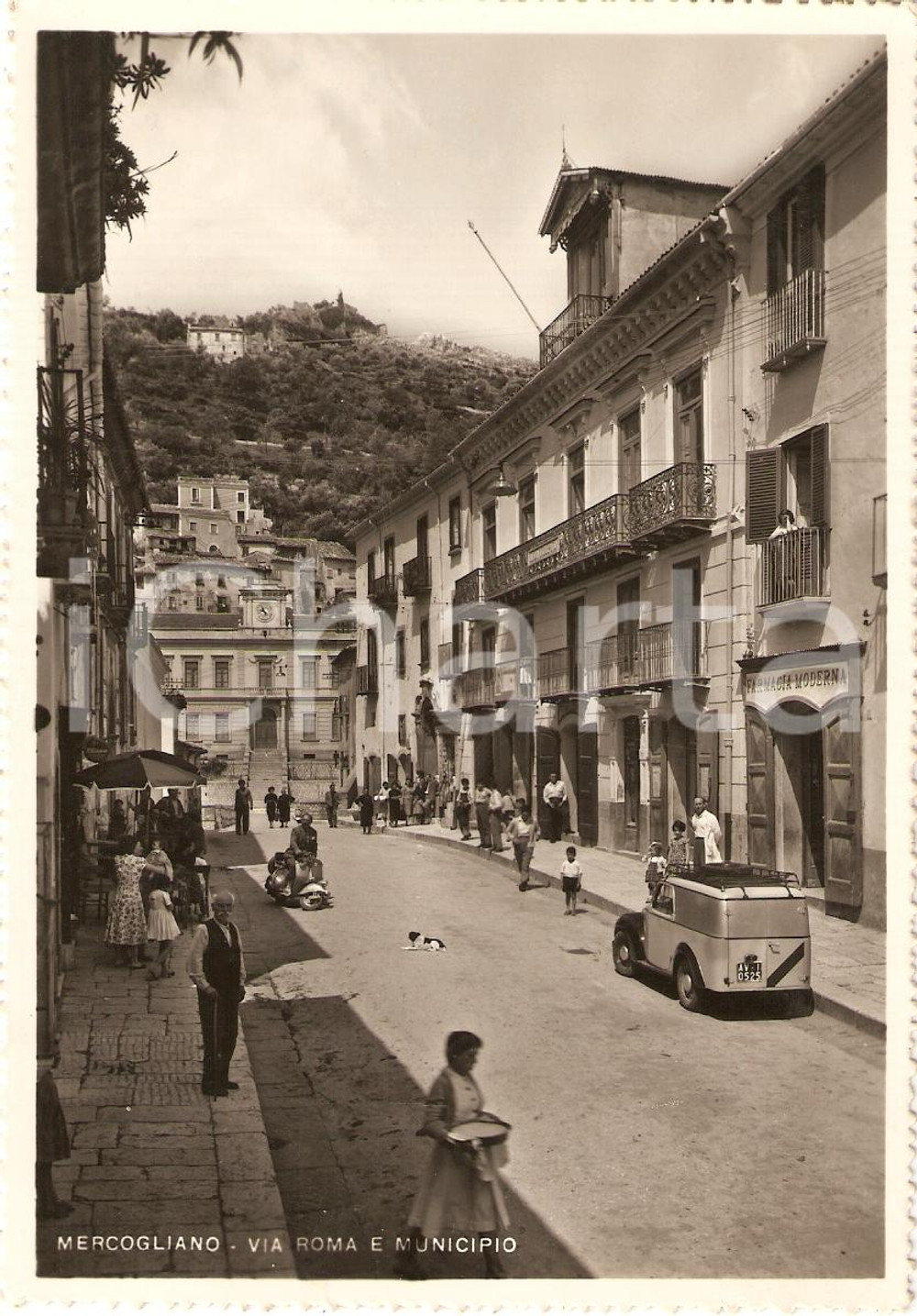 Cartolina originale da collezione 1957 MERCOGLIANO (AV) Via Roma MUNICIPIO Farmacia Moderna ANIMATA *Cartolina FG 1