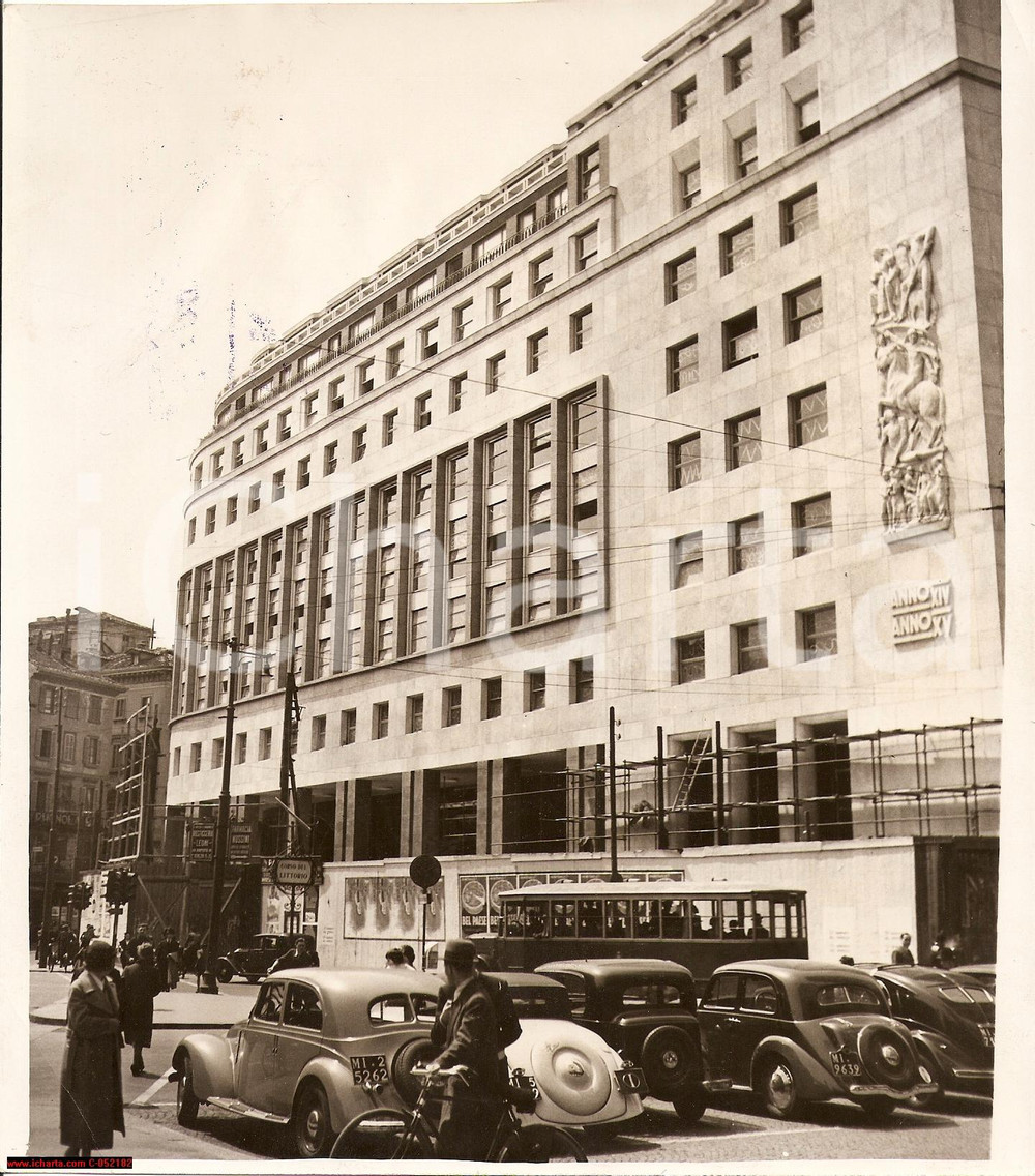 Fotografia d'epoca originale 1937 MILANO Scoprimento facciata PALAZZO DEL TORO 1