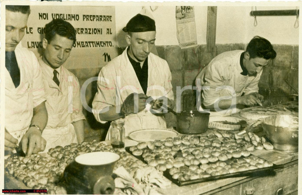 Fotografia d epoca originale 1940 CATANIA Gare tra pasticcieri  ai  campionati littoriali del lavoro FOTO 1