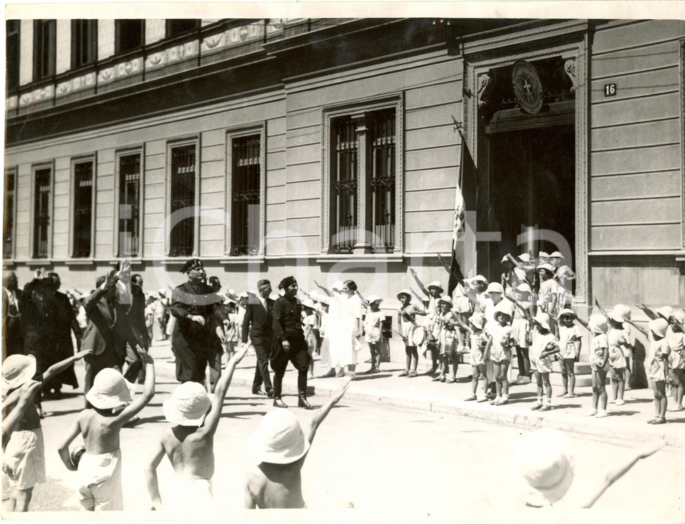 Fotografia d'epoca originale 1934 MILANO Rino PARENTI con alunni scuola Parco Alessandrina RAVIZZA *Foto 1