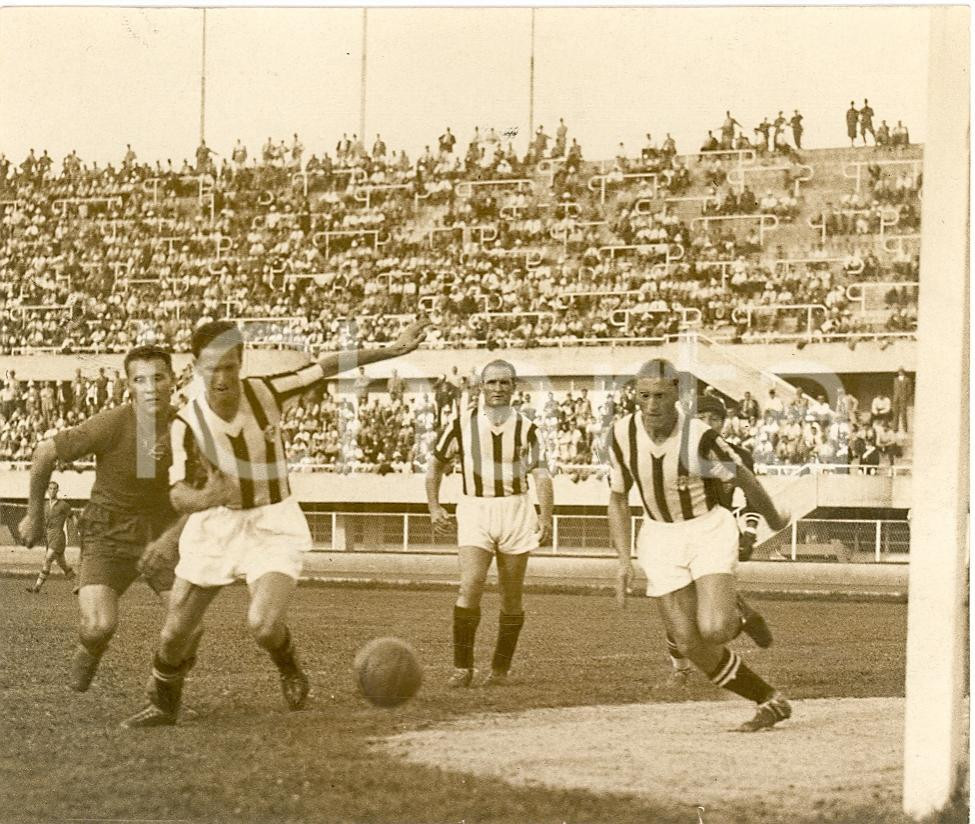 Fotografia d epoca originale 1938 TORINO Calcio JUVENTUS  FERENCVAROS Pietro RAVA Giovanni VARGLIEN Foto 1
