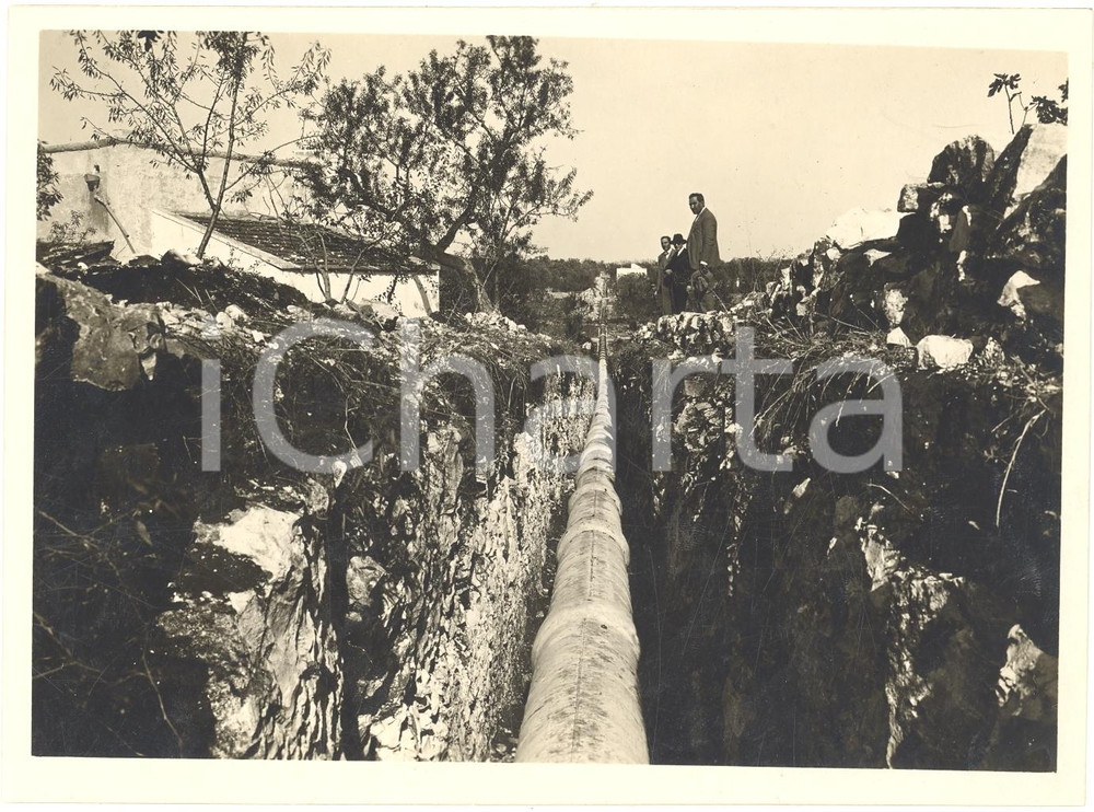 Fotografia d'epoca originale 1930 ca BONIFICA FASCISTA Prova idraulica di grossa tubazione in cemento armato 1