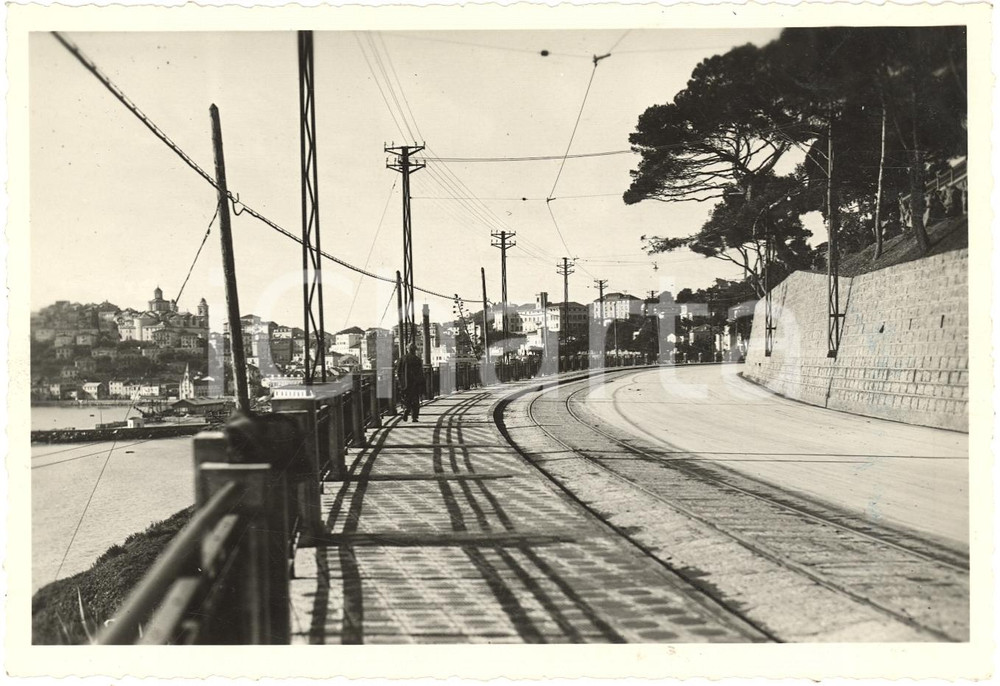 Fotografia d'epoca originale 1933 IMPERIA Allargamento della via AURELIA animata 1