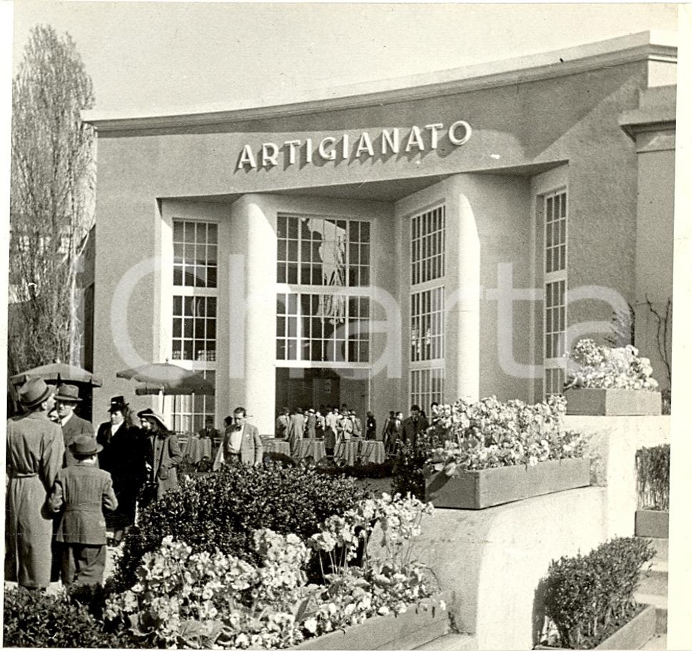 Fotografia d'epoca originale 1942 MILANO Padiglione artigianato alla FIERA Animata 1