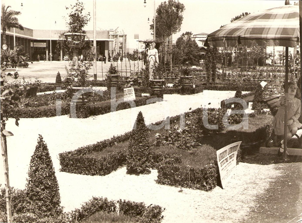 Fotografia d'epoca originale 1939 ROMA Tradizionale festa dei fiori a Villa UMBERTO 1