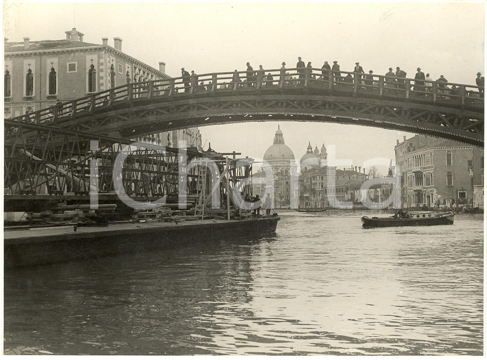 Fotografia d'epoca originale 1930 ca VENEZIA Ponte ACCADEMIA si avvia a MARGHERA 1