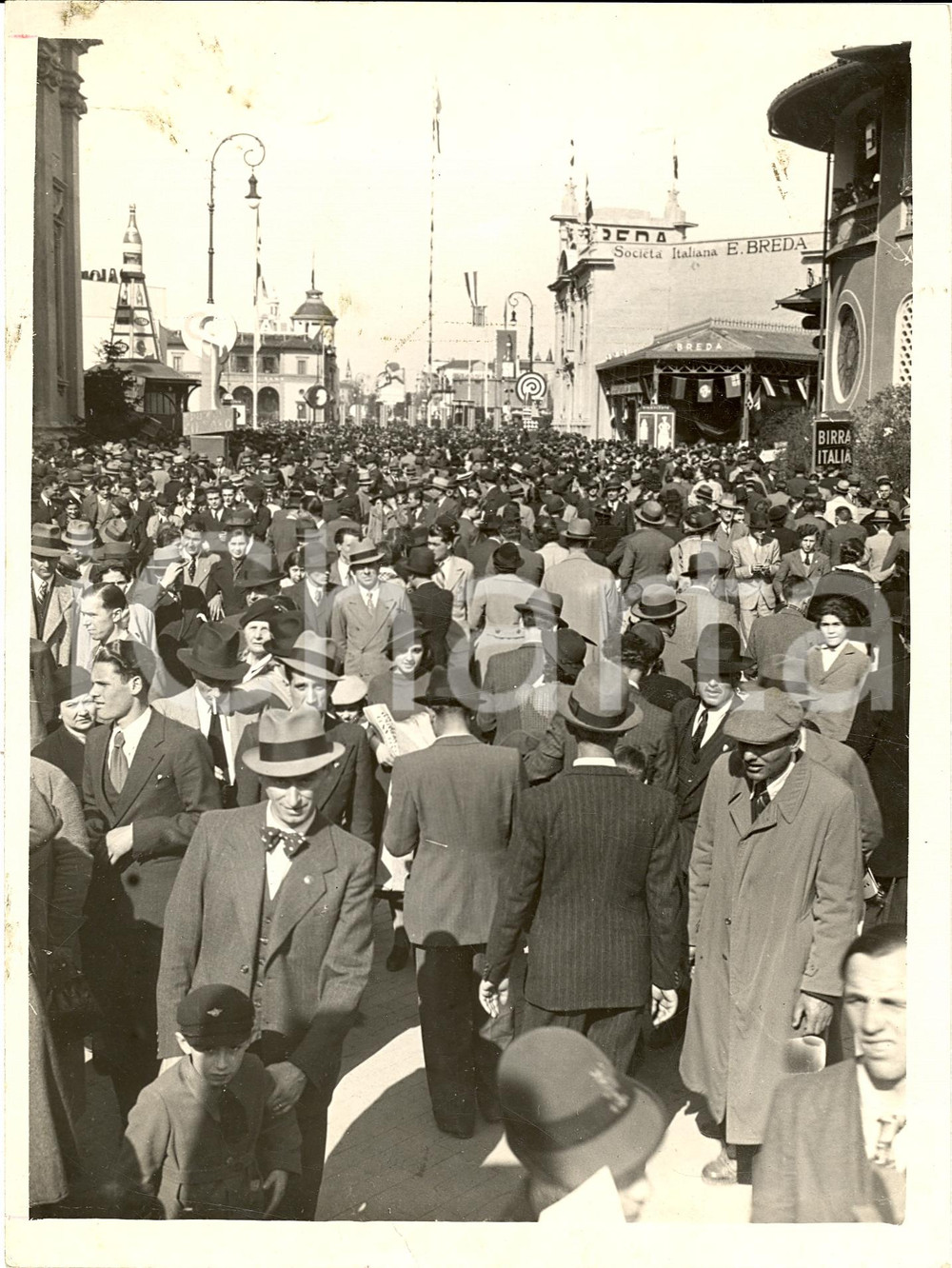 Fotografia d'epoca originale 1937 PADOVA Veduta generale della folla alla FIERA Foto 1