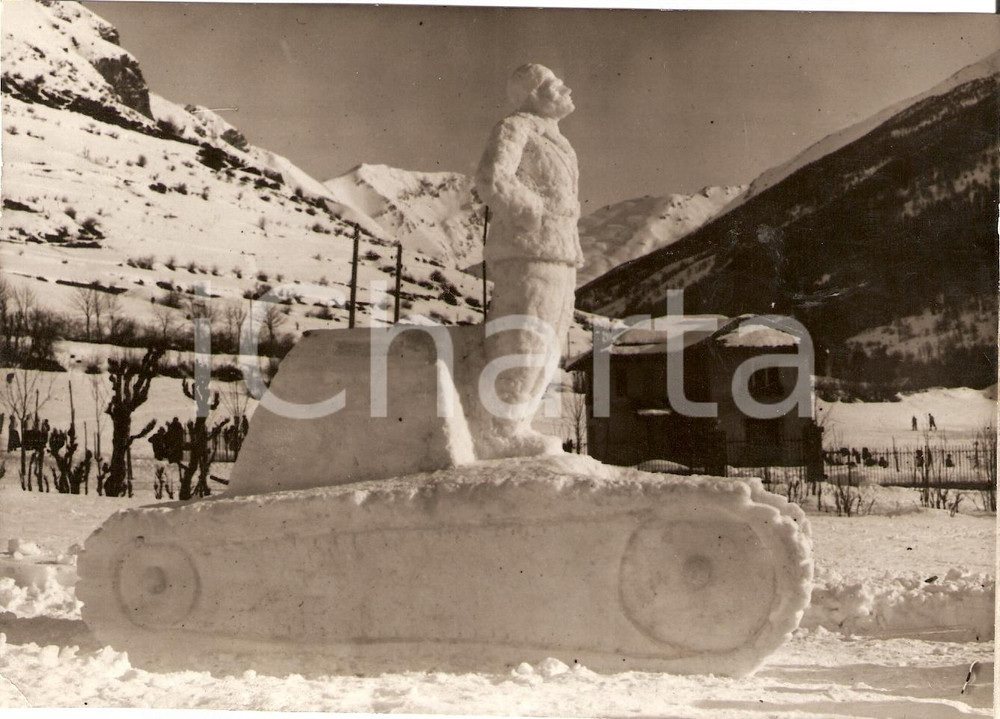 Fotografia d'epoca originale 1935 circa DOPOLAVORO FASCISTA carro armato di ghiaccio 1