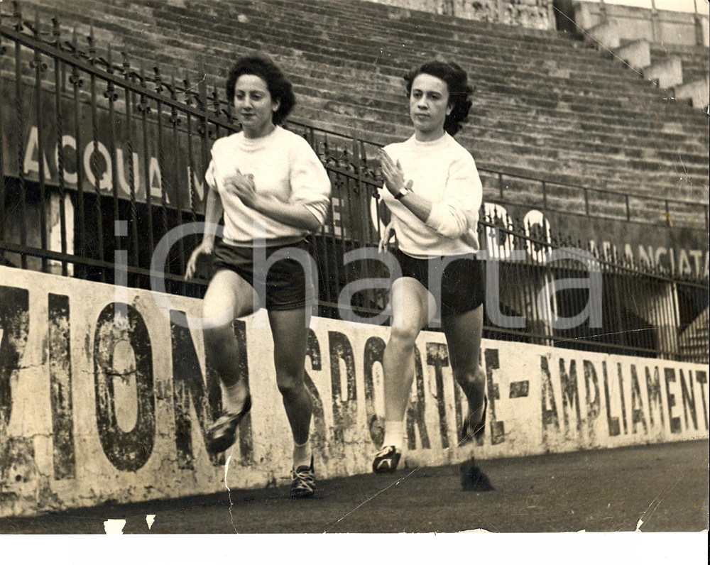 Fotografia d'epoca originale 1955 circa Allenamenti quotidiani di Vittoria CESARINI 1