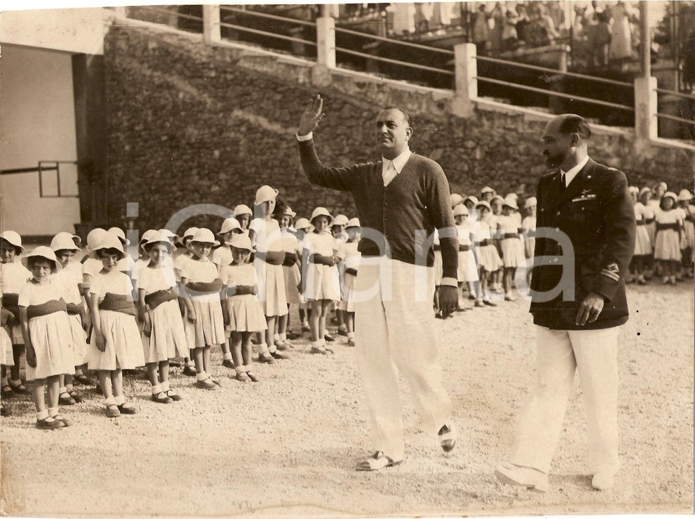 Fotografia d'epoca originale 1936 SELVINO (BG) Rino PARENTI in visita a SCIESOPOLI 1