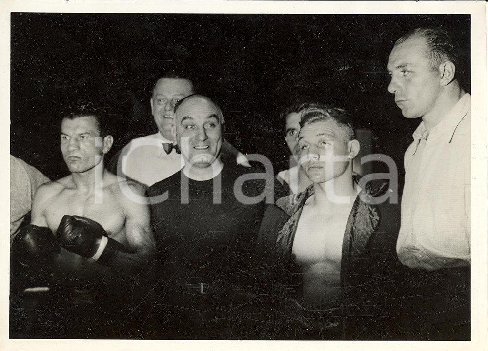 Fotografia d'epoca originale 1940 ca USA PUGILATO Due giovani atleti prima dell'incontro *Foto 18x13 cm 1