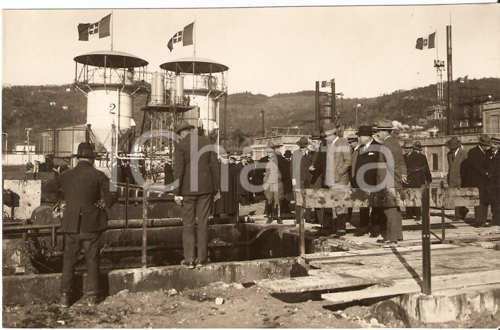 Fotografia d'epoca originale 1929 LA SPEZIA AutoritÃ  visitano gli impianti del porto Fotografia 1