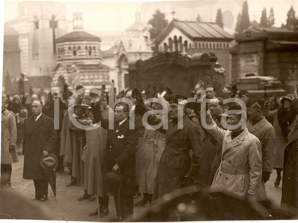 Fotografia d'epoca originale 1930 MILANO Giorno dei morti alla tomba caduti Fascisti 1
