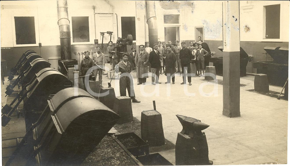 Fotografia d'epoca originale 1930 CATANIA Scuola Industriale Padiglione forgiatura 1