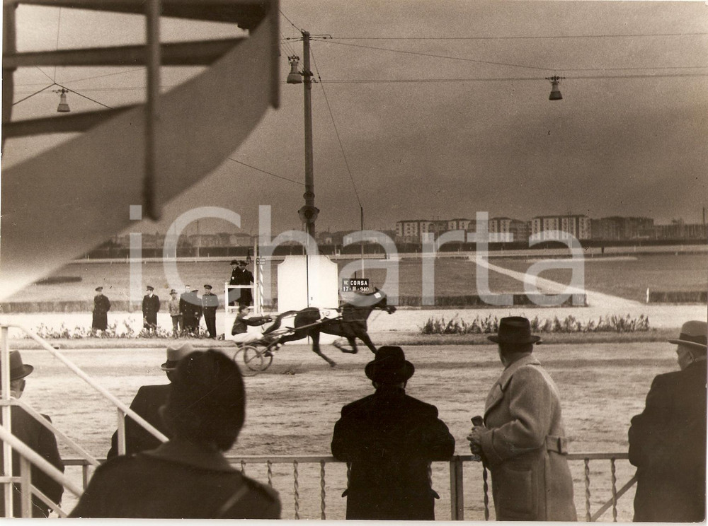 Fotografia d'epoca originale 1935 ca MILANO SAN SIRO Gran Premio Nazionale di Trotto - Arrivo vincitore DANAO 1