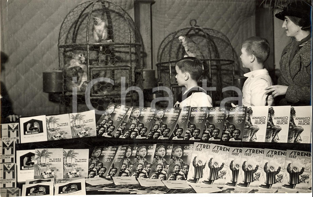 Fotografia d'epoca originale 1936 MILANO SANT'AGNESE Banco dei missionari dell'AOI 1