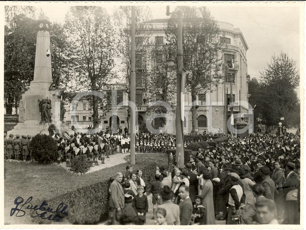 Fotografia d epoca originale 1935 SESTO SAN GIOVANNI MI Annuale entrata in guerra al Monumento ai CADUTI 1