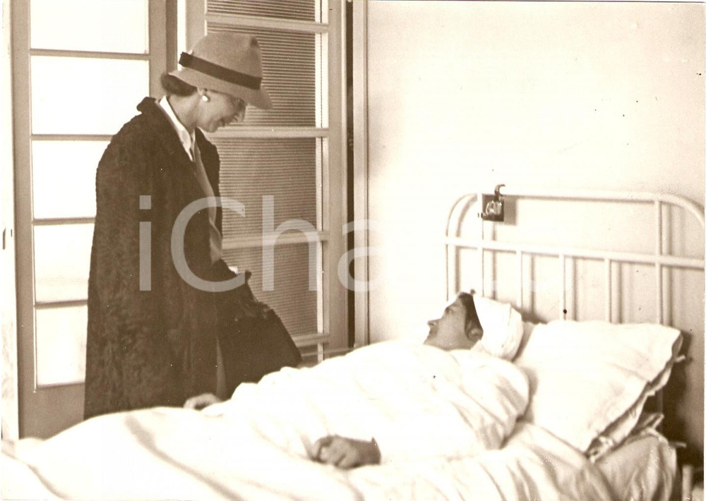 Fotografia d'epoca originale 1938 MILANO Contessa CALVI DI BERGOLO inaugura ospedale CRI *Fotografia 1