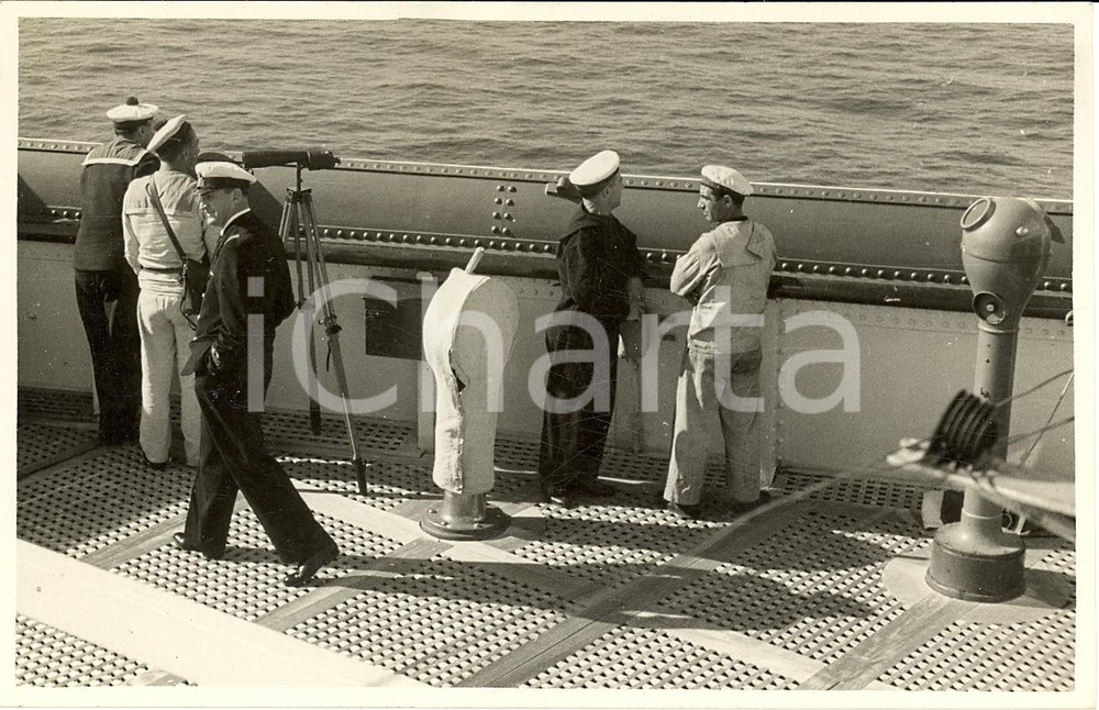 Fotografia d'epoca originale 1940 WW2 GIBILTERRA Equipaggio di una nave arrestata 1