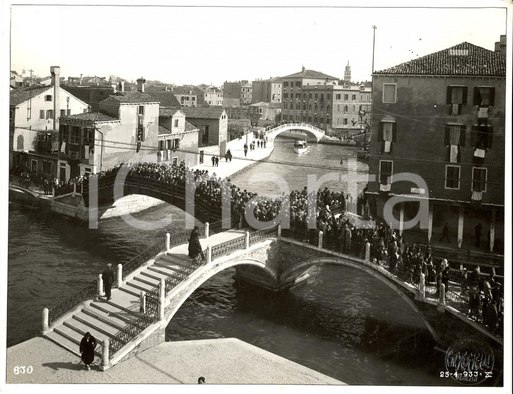 Fotografia d'epoca originale 1933 VENEZIA Folla di popolo si reca all'inaugurazione del PONTE DEL LITTORIO 1