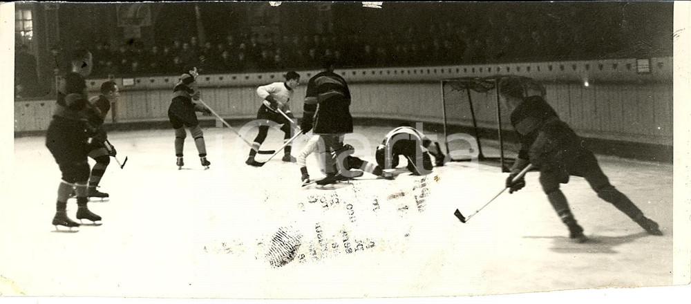 Fotografia d'epoca originale 1939 MILANO HOCKEY SU GHIACCIO Una fase della partita *Fotografia DANNEGGIATA 1