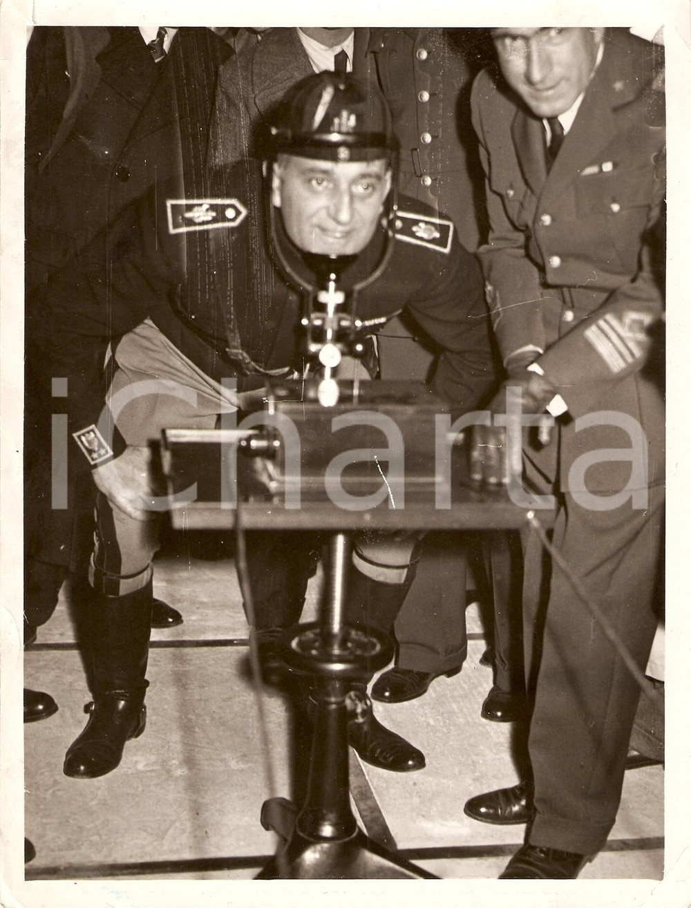 Fotografia d epoca originale 1937 MILANO Rino PARENTI apparecchio esame vista ai piloti SALONE AERONAUTICO 1