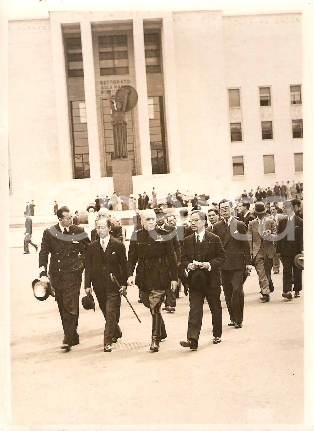 Fotografia d'epoca originale 1940 ROMA La missione giapponese visita la CittÃ  Universitaria *Foto 13x18 1