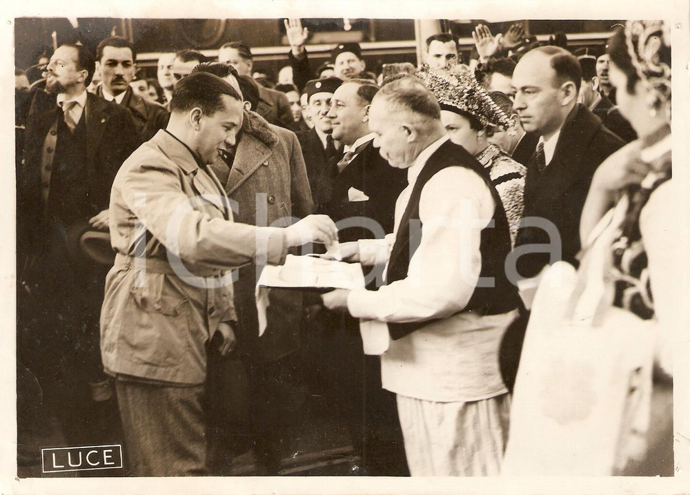 Fotografia d'epoca originale 1939 BELJE (Croazia) Galeazzo CIANO Milan STOJADINOVIC Omaggio pane e sale *Foto 1