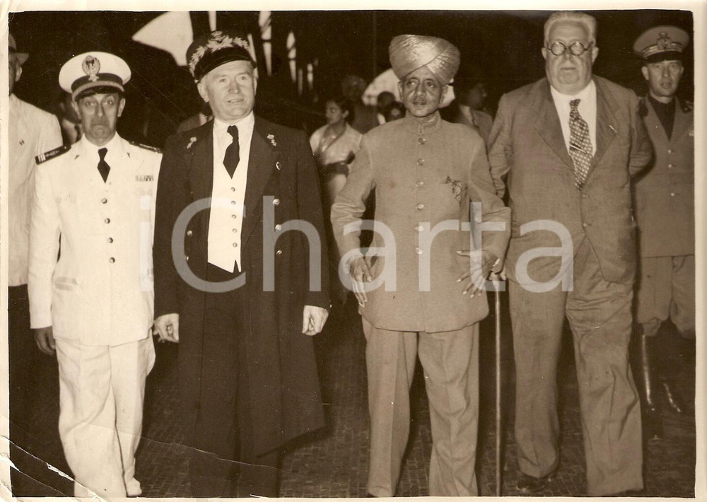 Fotografia d'epoca originale 1940 ca MILANO Principe indiano in visita con autoritÃ  *Fotografia 18x13 cm 1