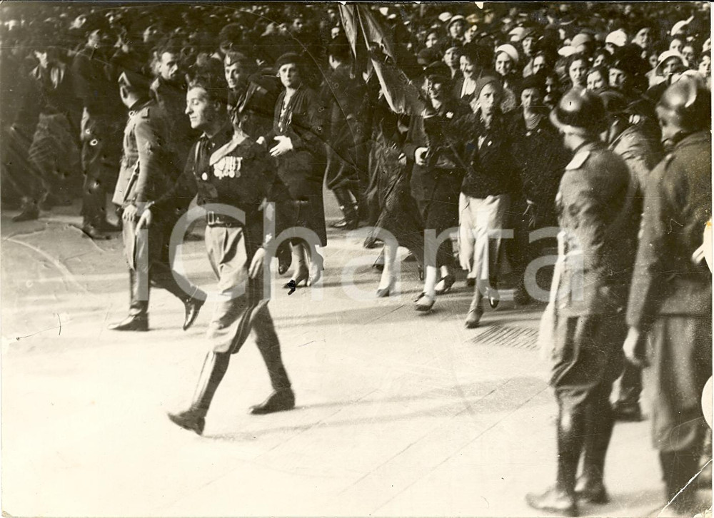 Fotografia d epoca originale 1935 ca MILANO La sfilata dei Fasci femminili Fotografia 1