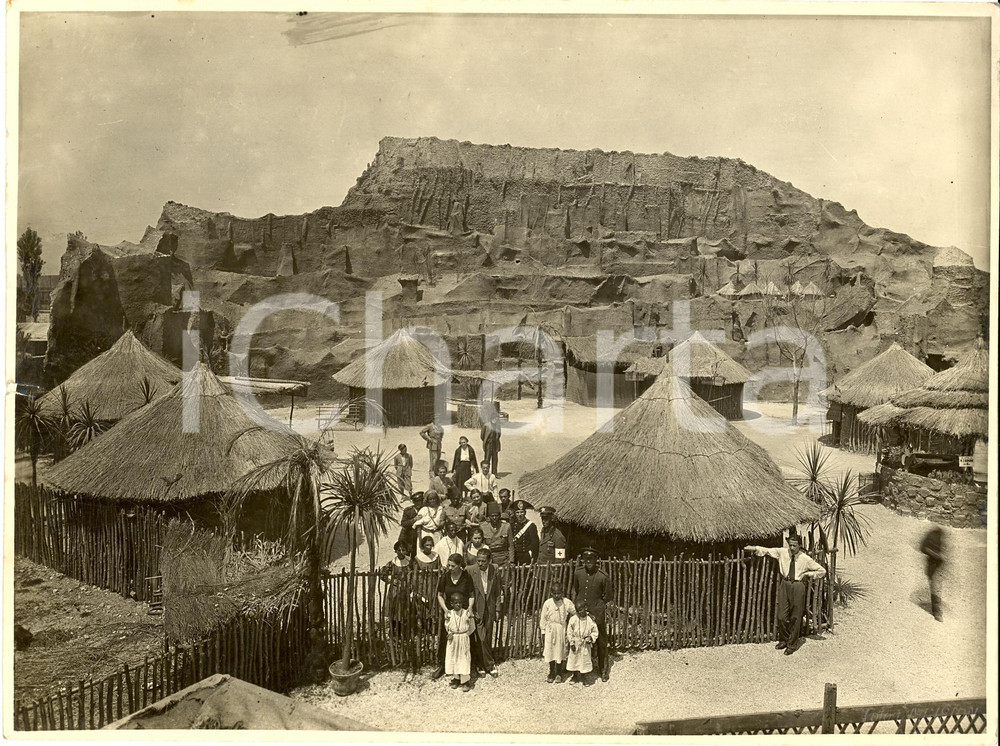 Fotografia d'epoca originale 1936 PADOVA Il villaggio abissino alla Fiera TRIVENETA 1