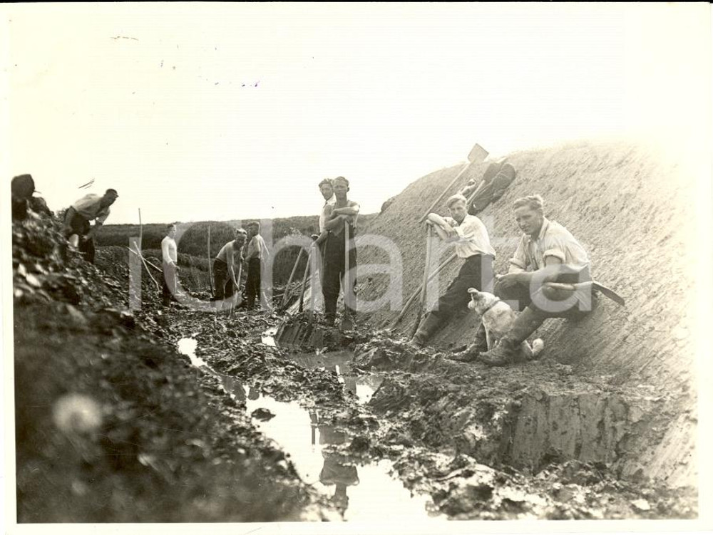 Fotografia d'epoca originale 1933 AUSTRIA Operai della colonia di KAHNLAGER al lavoro *Fotografia 1