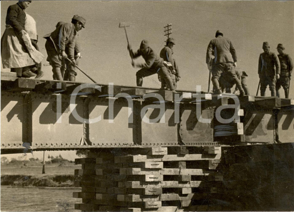 Fotografia d epoca originale 1938 TSININ CINA Soldati giapponesi riparano un ponte 1