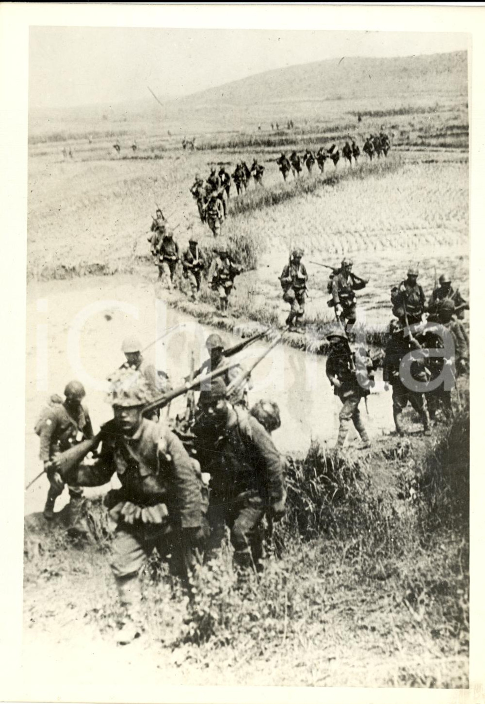Fotografia d epoca originale 1939 CINA Guerra CINOGIAPPONESE Avanzata truppe GIAPPONESI tra risaie cinesi 1