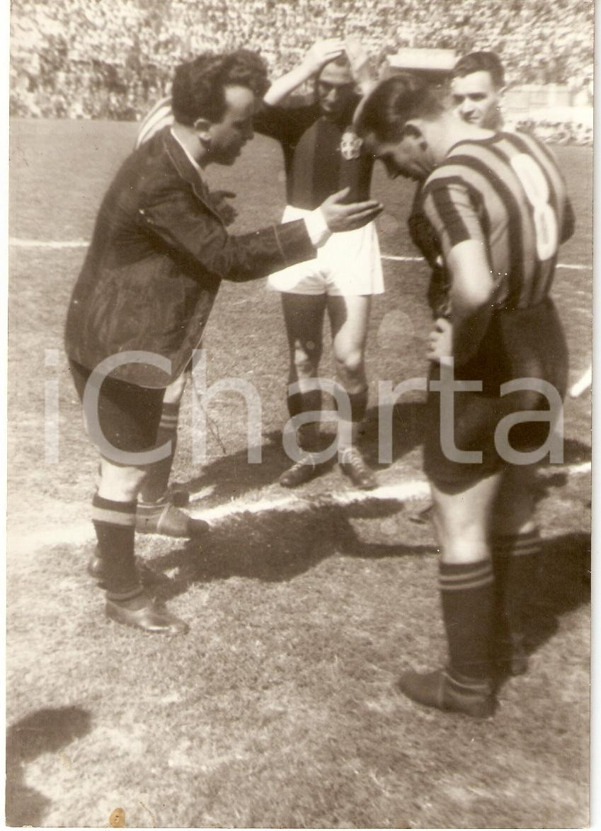 Fotografia d epoca originale 1942 MILANO Calcio AMBROSIANA  BOLOGNA Scelta di campo Fotografia 1