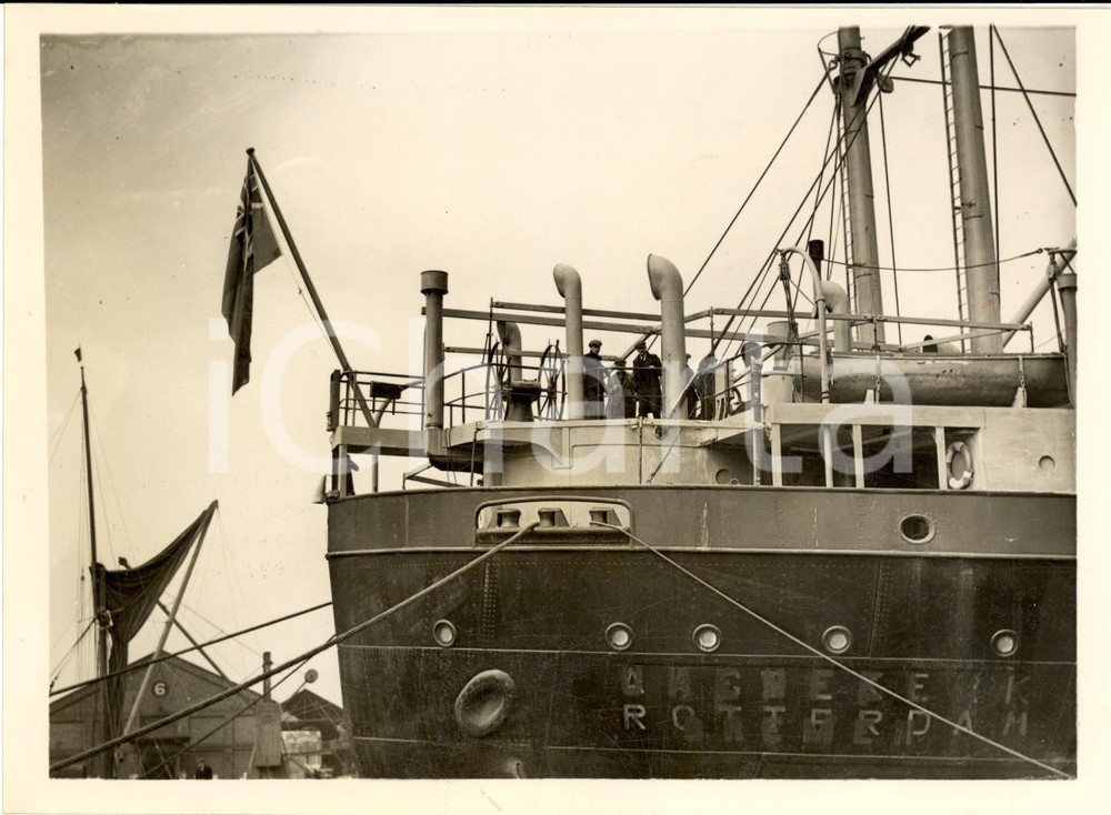 Fotografia d epoca originale 1940 WWII, London, German cargo ship UHENFELS captured 1