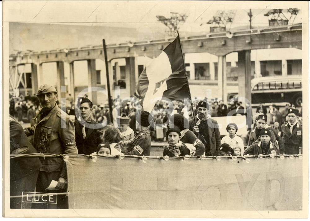 Fotografia d epoca originale 1938 GENOVA Gruppo coloni di ROVIGO partono per LIBIA Fotografia 1