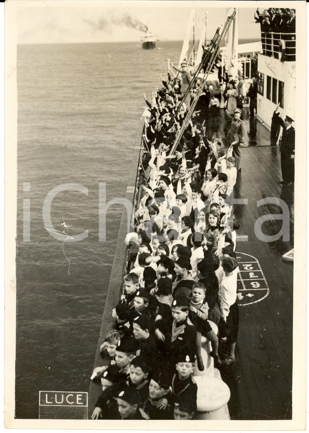Fotografia d epoca originale 1938 GAETA LT Piccoli coloni su piroscafo TRIESTE in rotta per LIBIA Foto 1