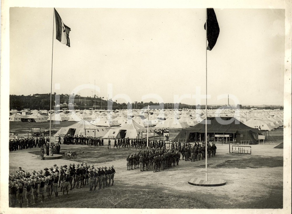 Fotografia d epoca originale 1933 ROMA Cerimonia dell alzabandiera al V Campo DUX 1