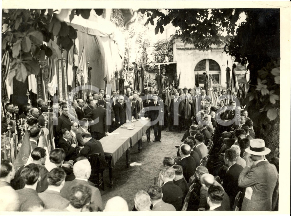 Fotografia d epoca originale 1933 CORSICO MI L on. Alessandro GORINI alla riunione dei MUTILATI Fotografia 1