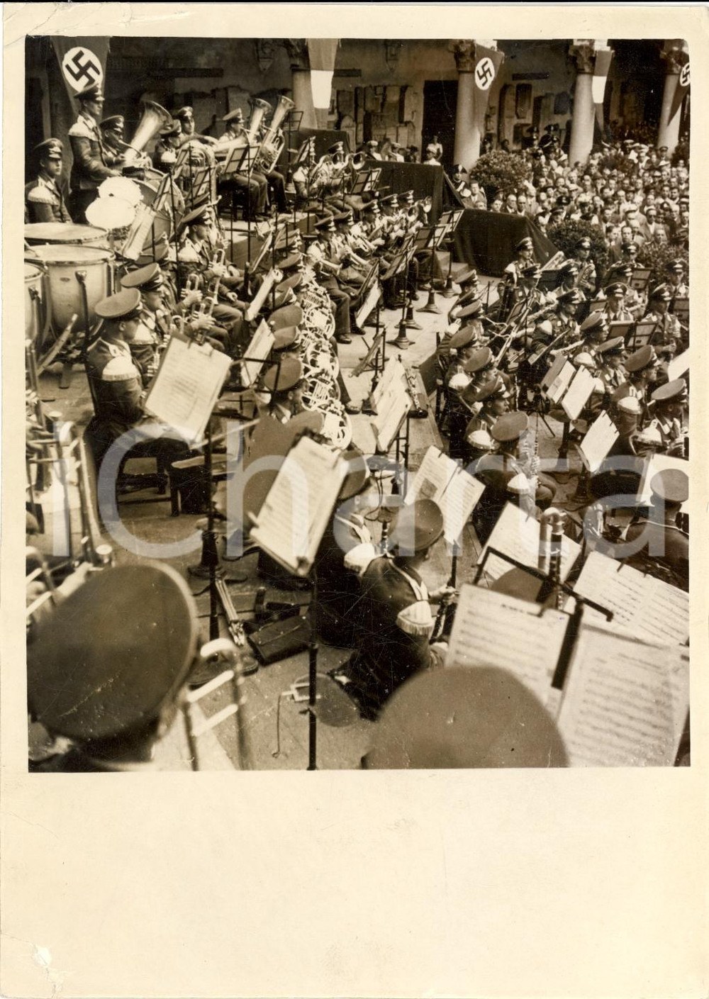 Fotografia d epoca originale 1942 MILANO Banda musicale dell aviazione tedesca alla ROCCHETTA 1