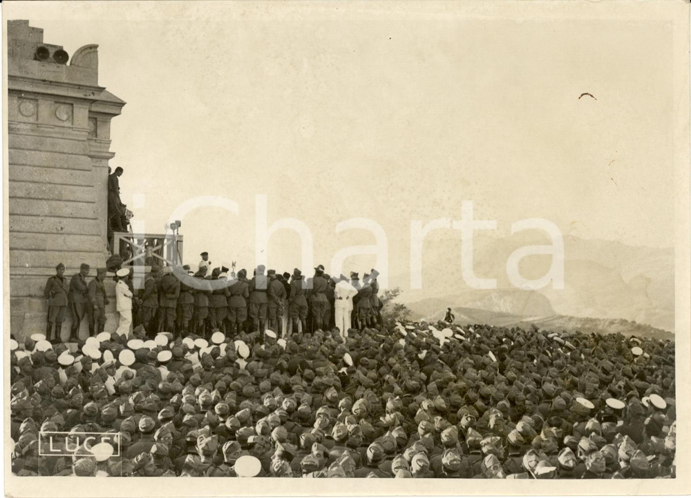 Fotografia d epoca originale 1937 CALATAFIMI SEGESTA TP DUCE al Mausoleo PIANTO ROMANO per Grandi Manovre 1