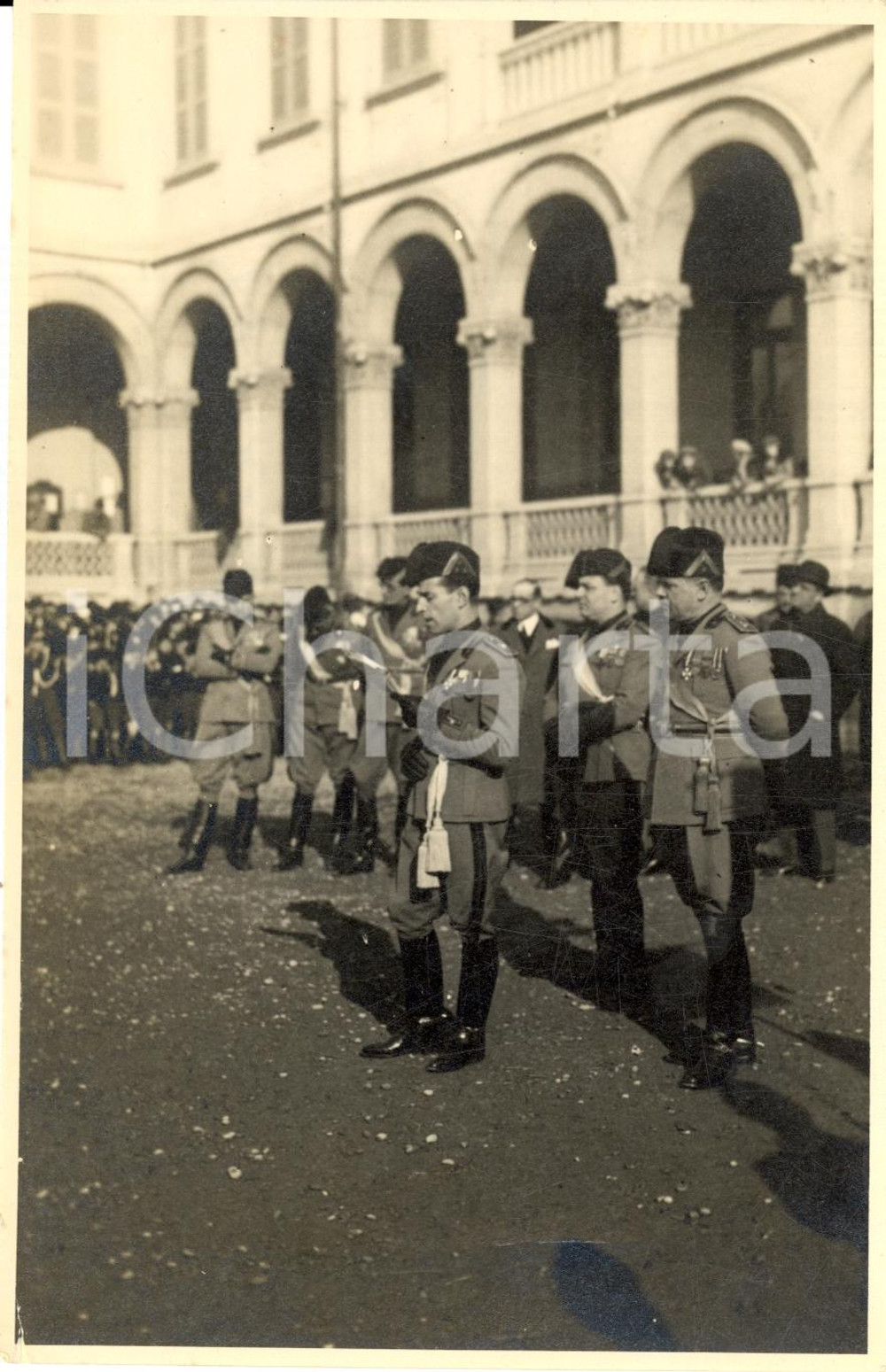 Fotografia d epoca originale 1931 MONZA Milizia PNF a una cerimonia in un istituto scolastico Foto 19x13 1