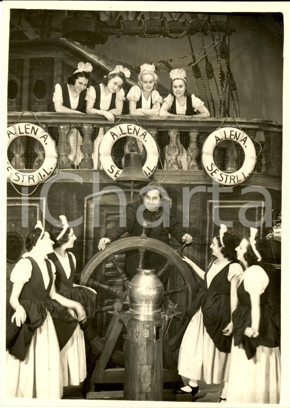 Fotografia d epoca originale 1938 MILANO Giovanni BARELLA con attrici MILANES IN MAR  Fotografia 1