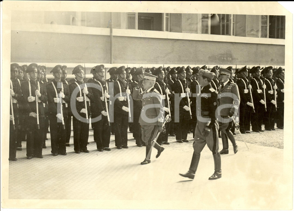Fotografia d epoca originale 1938 ROMA Vittorio Emanuele III con allievi Scuola Educazione Fisica FARNESINA 1
