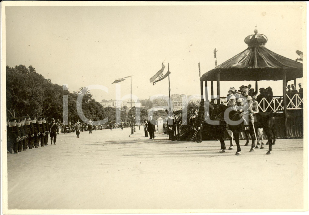 Fotografia d epoca originale 1931 NAPOLI Umberto II a cavallo durante rivista truppe del presidio Foto 1