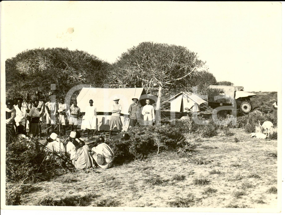 Fotografia d epoca originale 1935 ca UARSCIEK Somalia AOI Missione sanitaria vaccinazione beduini Foto 1